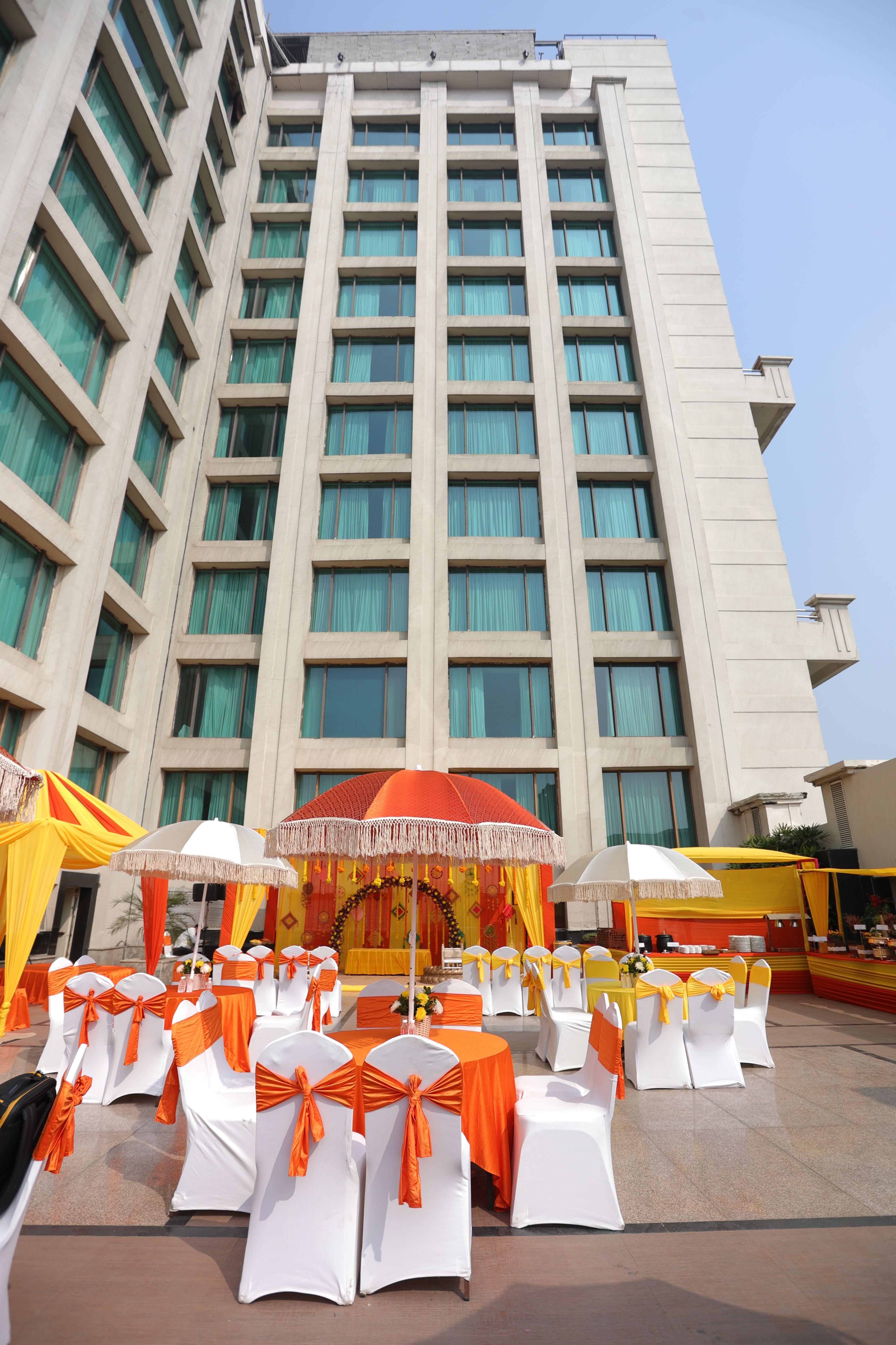 Hotels & Banquet